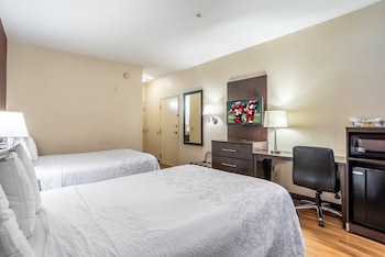 Deluxe Room, 2 Double Beds (Smoke Free)