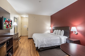 Standard Room, 1 King Bed (Smoke Free)