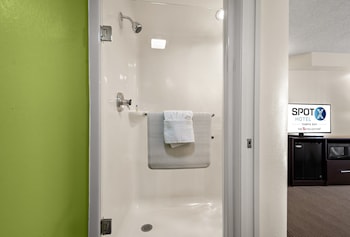 Business Room, 2 Queen Beds, Non Smoking