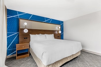 Suite, 1 King Bed with Sofa bed, Non Smoking (Boardroom Table)