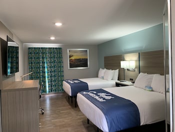 Room, 2 Queen Beds, Non Smoking