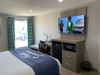 Room, 1 King Bed, Accessible, Non Smoking (Mobility)