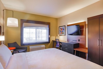 Standard Room, 1 King Bed, Mobility Accessible (Transfer Shower)