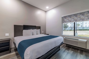 Deluxe Room, 1 King Bed, Accessible, Non Smoking