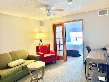 Deluxe Suite, 1 King Bed with Sofa bed, Non Smoking
