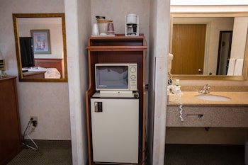 Standard Room, 1 King Bed