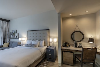 Room, 1 King Bed, Non Smoking, Balcony