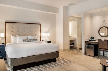Room, 1 King Bed, Non Smoking, Balcony