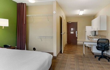 Studio, 1 Queen Bed, Non Smoking