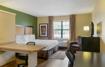 Studio, 1 King Bed, Non Smoking