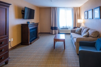 Suite, 1 King Bed, Non Smoking (Upgrade)