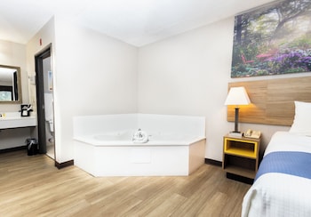 Studio Suite, 1 King Bed, Non Smoking