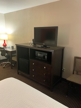 Premium Room, 2 Queen Beds, Hot Tub (2nd Floor)