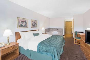 Premium Room, 1 King Bed, Hot Tub (2nd Floor)