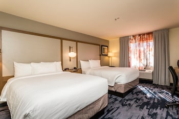 Room, 2 Queen Beds, Hearing Accessible (Roll-in Shower)