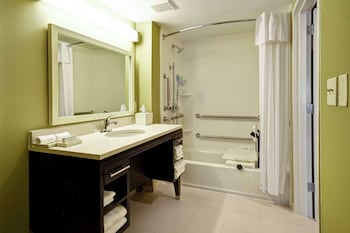 Suite, 2 Queen Beds, Accessible, Bathtub