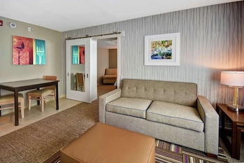 Suite, 2 Queen Beds, Accessible, Bathtub