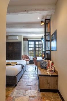 Double Room (Manadier)