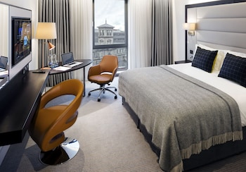 Address Club King Room