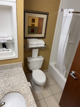 Basic Room, 2 Queen Beds