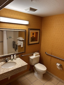 Standard Room, Roll-in Shower