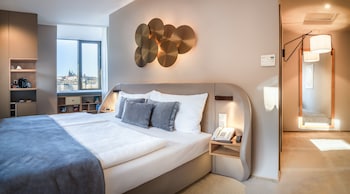 Deluxe Double or Twin Room (Castle View)