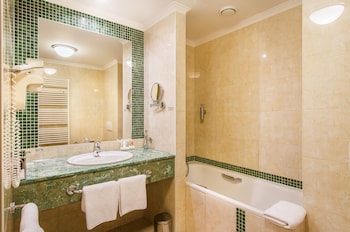 Deluxe Double or Twin Room, River View