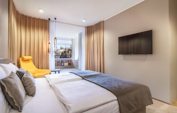 Deluxe Double or Twin Room (Castle View)