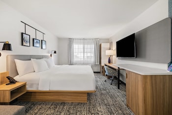 Suite, 1 King Bed with Sofa bed, Non Smoking