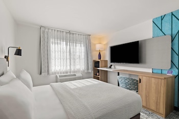 Room, 1 Queen Bed, Hearing Accessible, Non Smoking (Mobility)