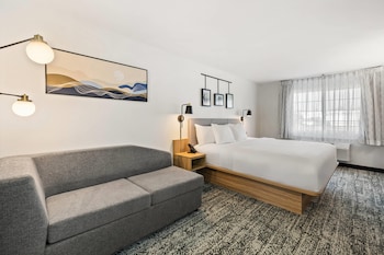 Suite, 1 King Bed with Sofa bed, Non Smoking