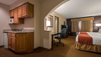 Suite, 2 Queen Beds, Accessible, Kitchenette (with Sofabed)