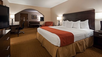 Suite, 1 King Bed, Non Smoking, Kitchenette (with Sofabed)