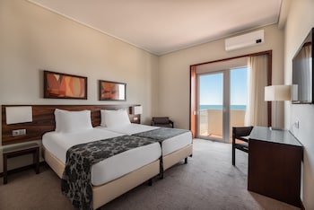 Deluxe Double Room (Frontal Sea View)