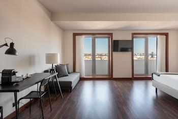 Premium Suite, City View