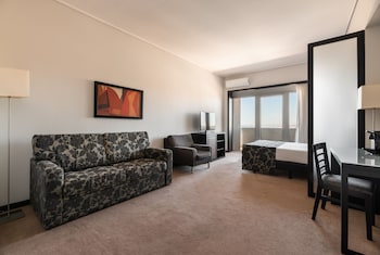 Suite, Sea View