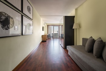 Suite, Sea View
