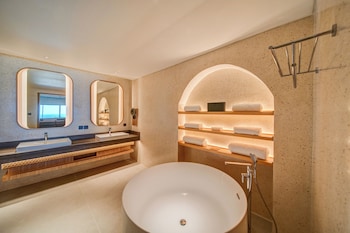 Executive Suite, 1 King Bed, Ocean View