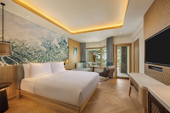 Premium Room, 1 King Bed, Terrace, Garden View