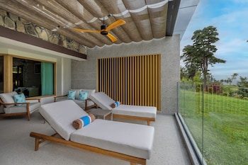 Premium Twin Room, 2 Twin Beds, Terrace, Garden View