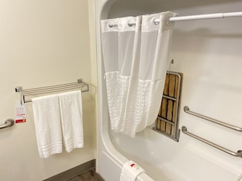 Studio Suite, 2 Queen Beds, Accessible, Smoking (Mobility/Hearing, Tub w/Grab Bars)