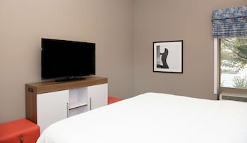 Suite, 1 King Bed, Accessible, Non Smoking