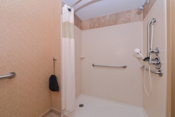 Room, 2 Double Beds, Bathtub
