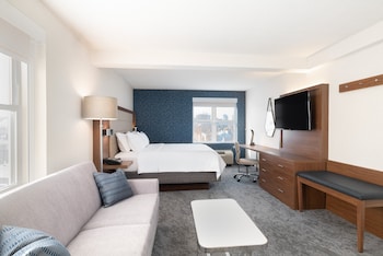 Studio Suite, 1 King Bed with Sofa bed (Additional Living Area)