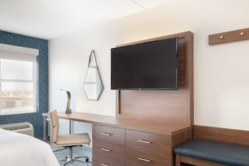 Standard Room, 1 Queen Bed