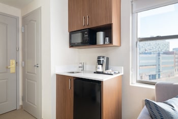 Studio Suite, 1 King Bed with Sofa bed (Additional Living Area)