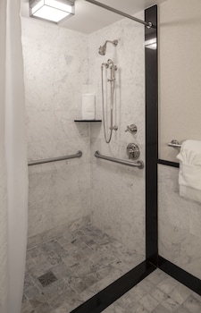 Metropolitan Suite