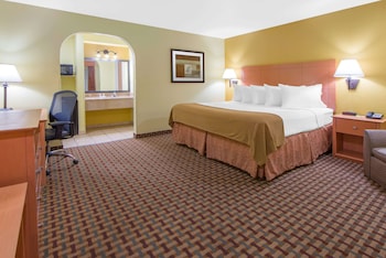 Standard Room, 1 King Bed, Smoking