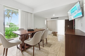 Family Studio Suite, Ocean View