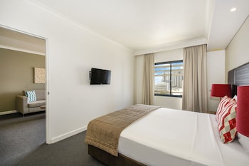 Room, City View